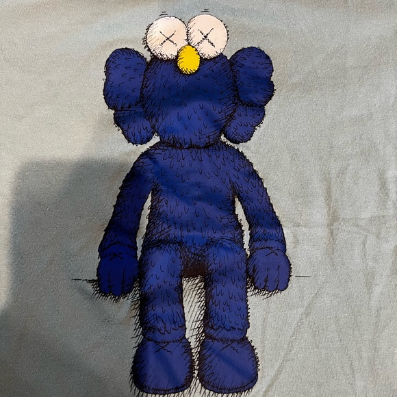 UNIQLO X KAWS tee size xxs - Picture 5 of 5